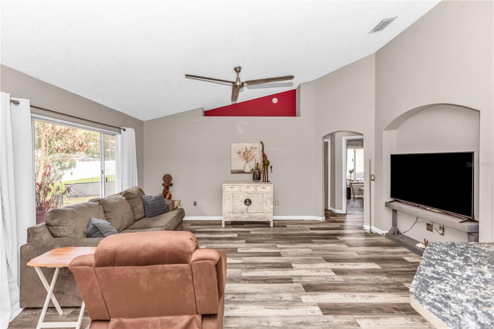 105 BREEZEWOOD DR