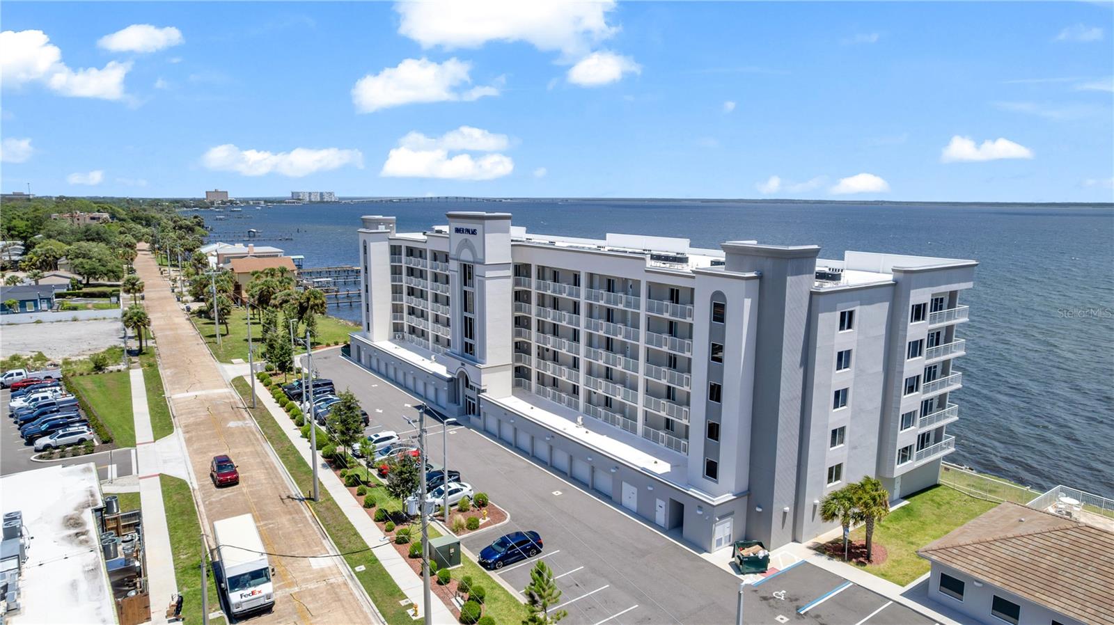 1805 RIVERSIDE DR #506