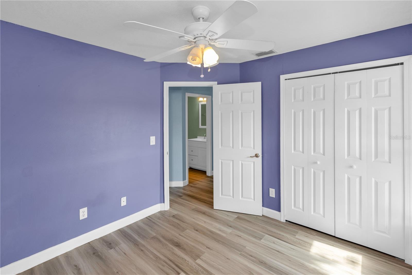 2501 KING OAK CIR