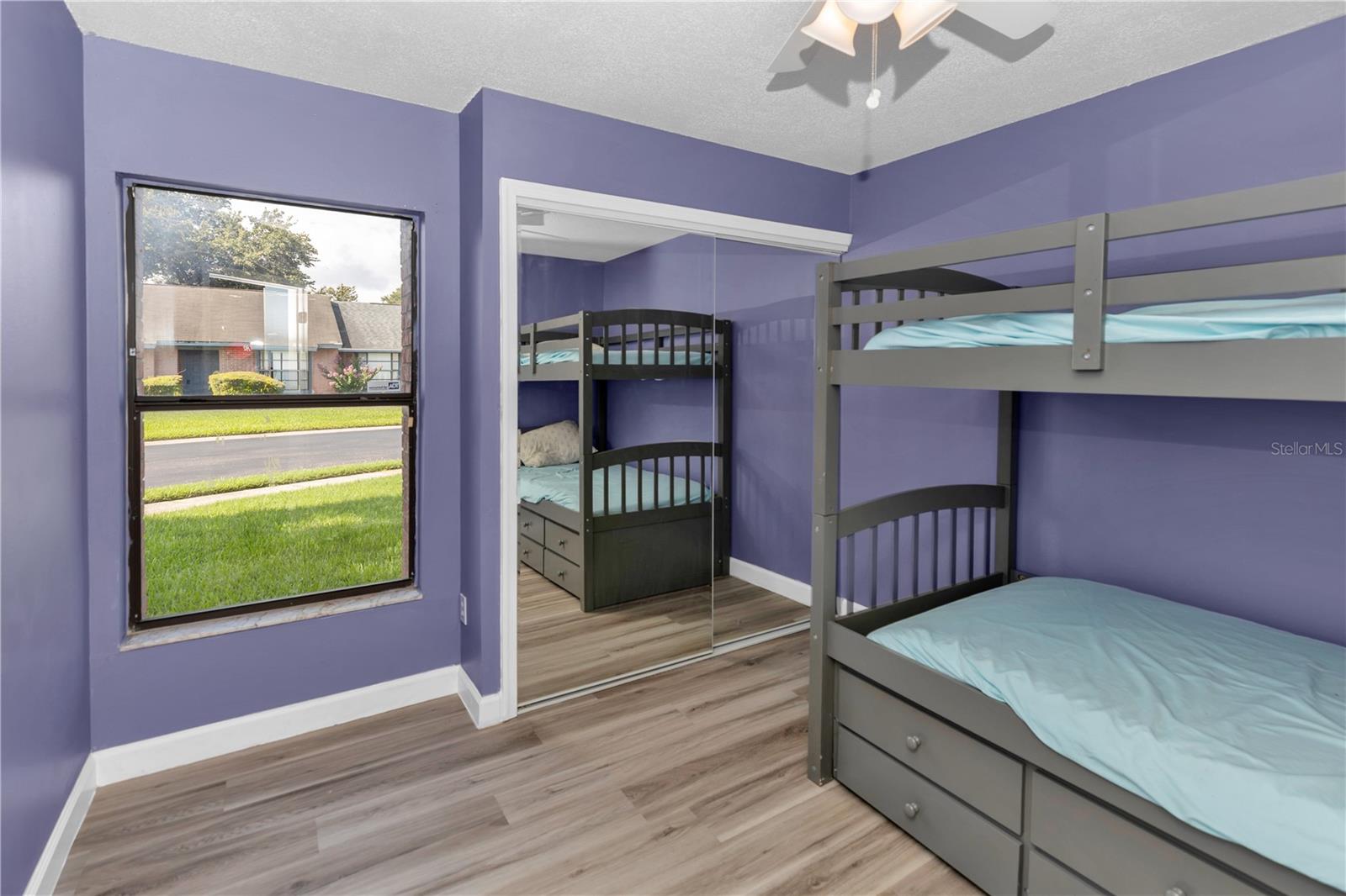 2501 KING OAK CIR