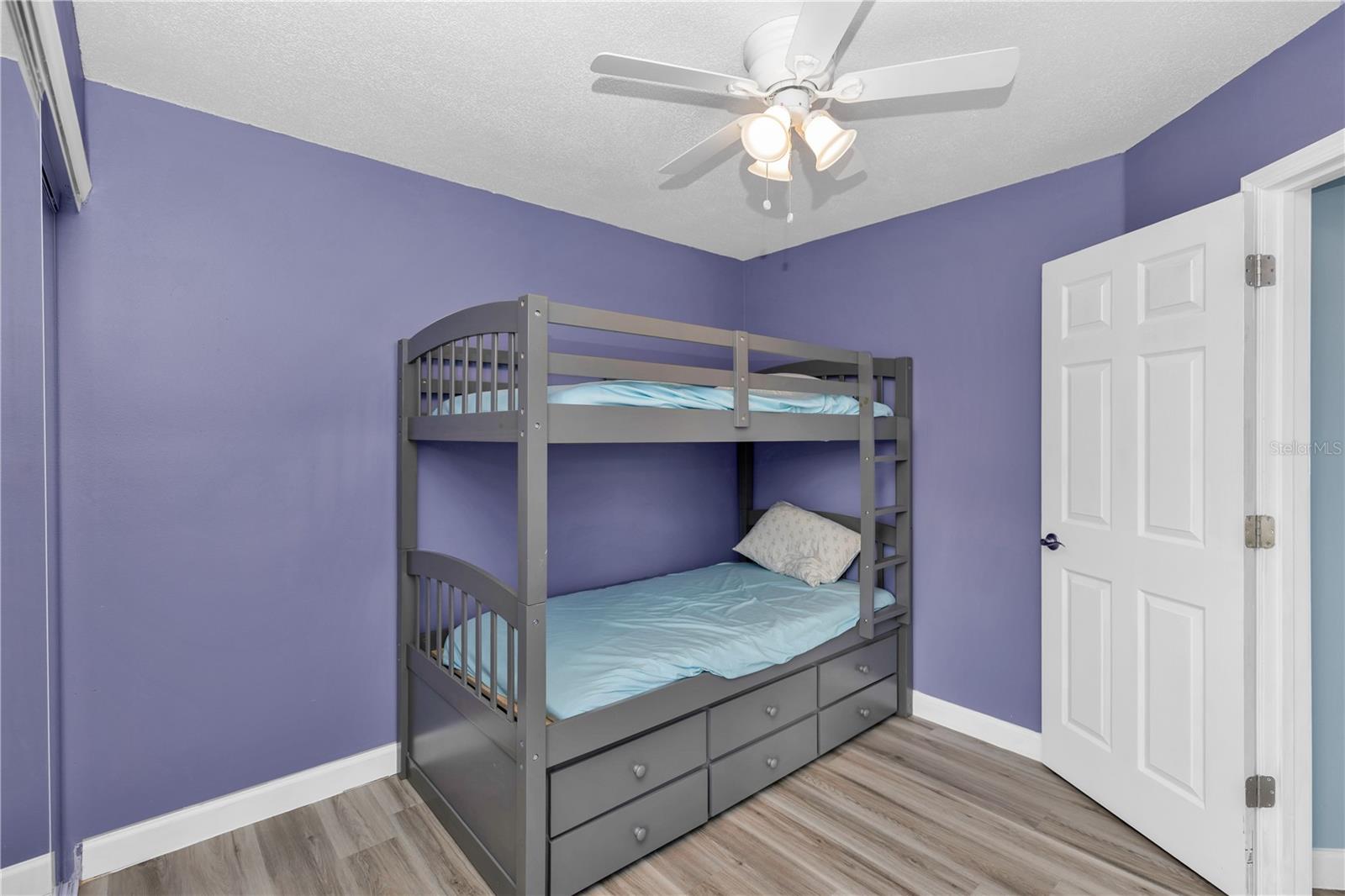 2501 KING OAK CIR