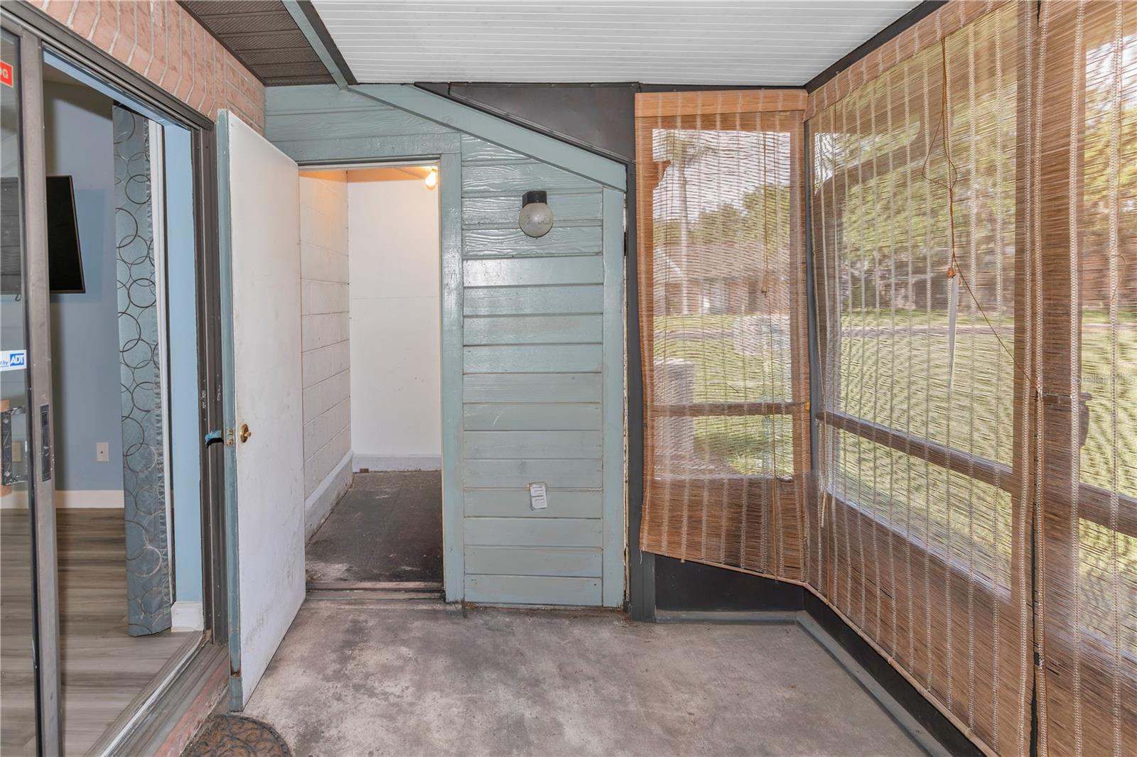 2501 KING OAK CIR