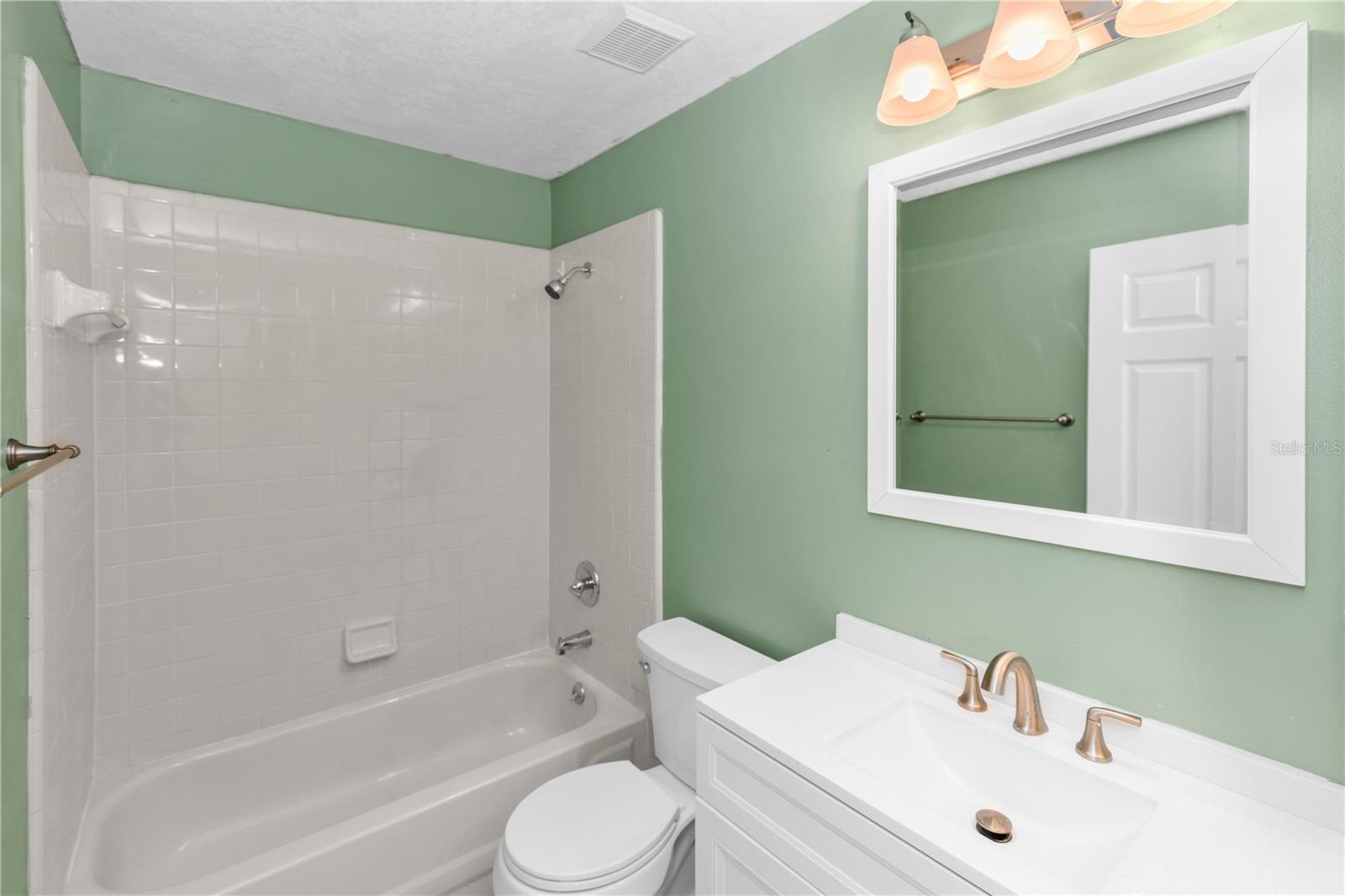 2501 KING OAK CIR