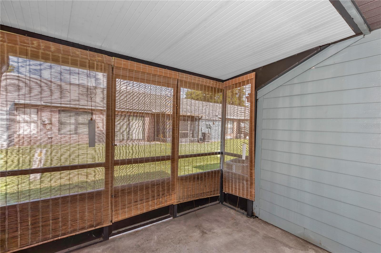 2501 KING OAK CIR