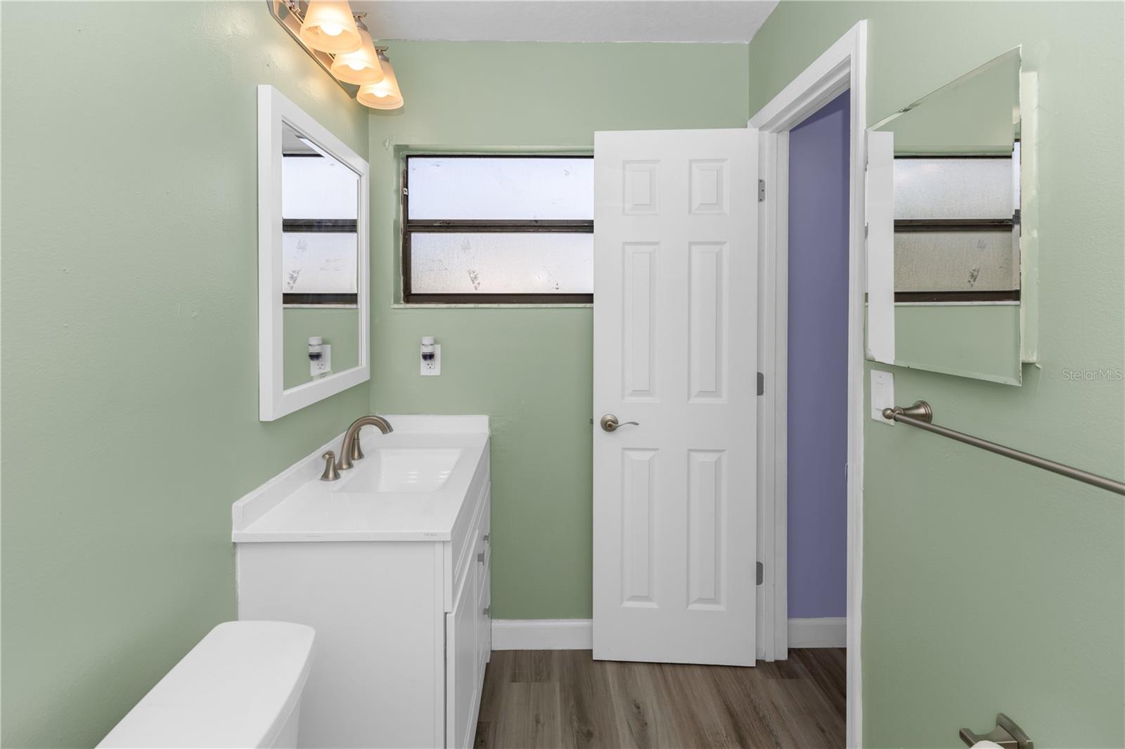 2501 KING OAK CIR