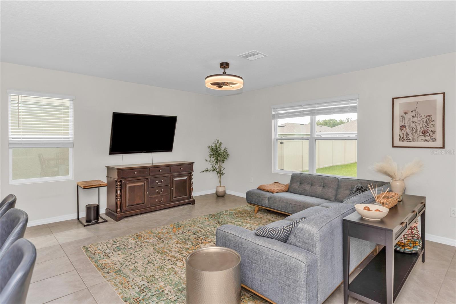 3758 SUNGROVE CIR
