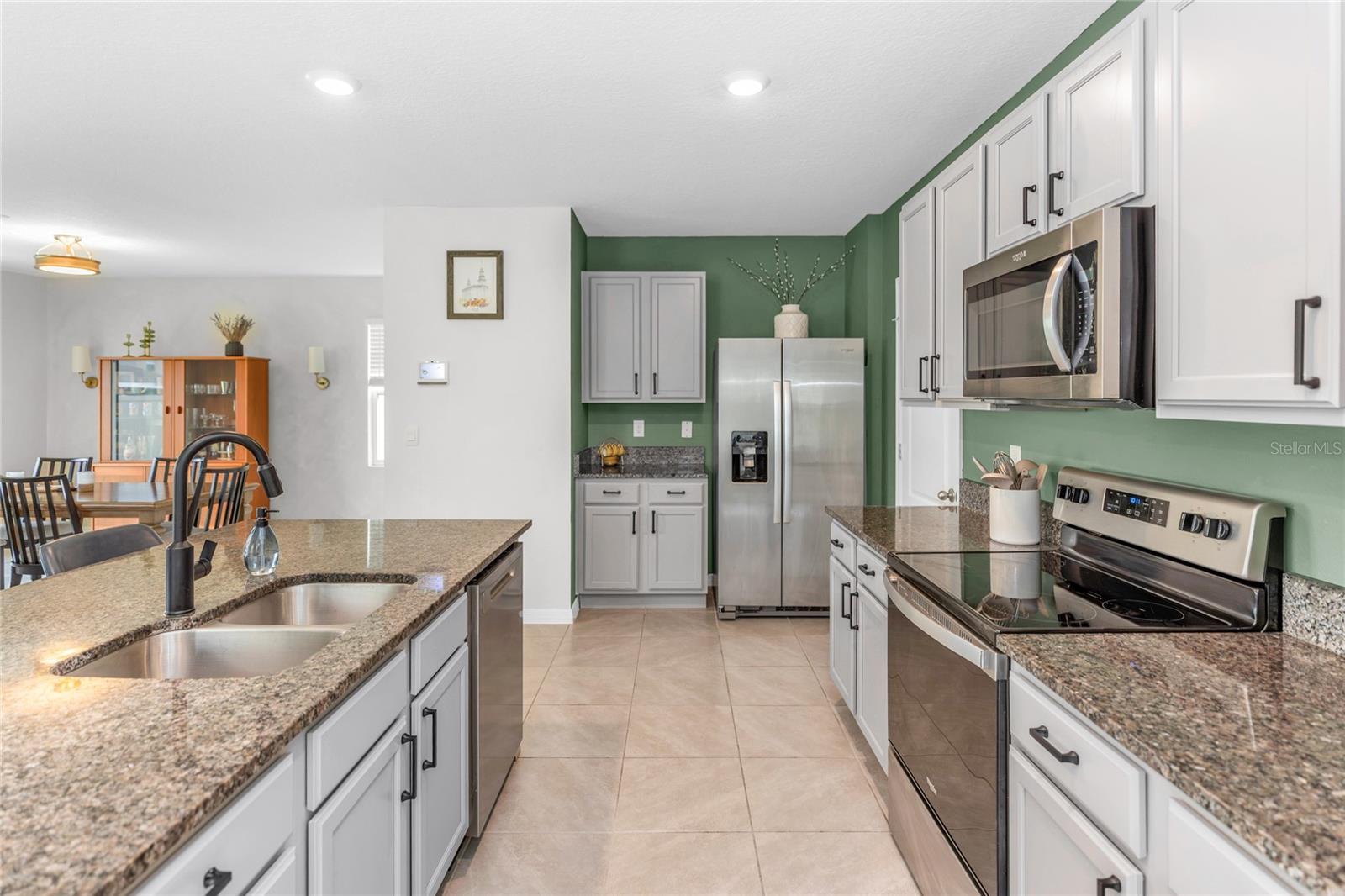 3758 SUNGROVE CIR