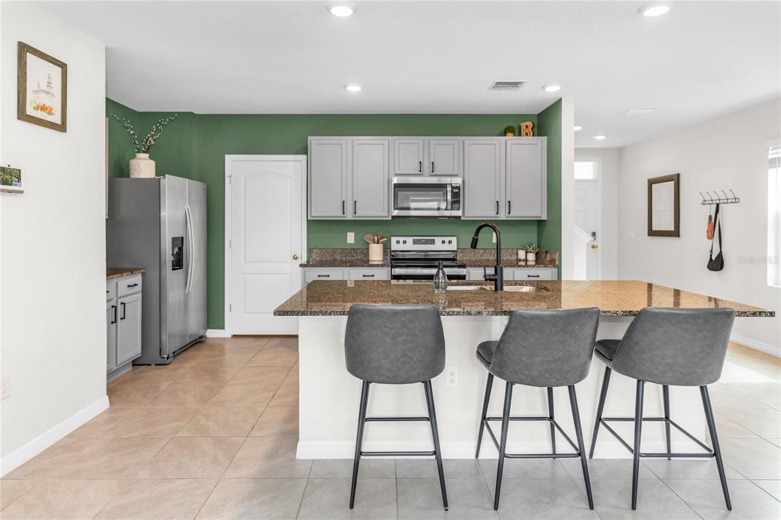3758 SUNGROVE CIR