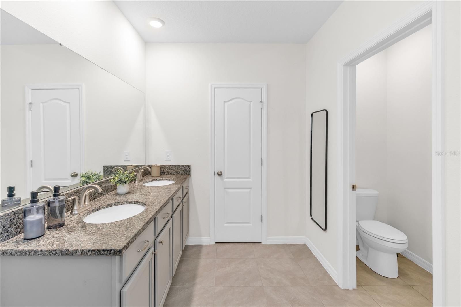 3758 SUNGROVE CIR