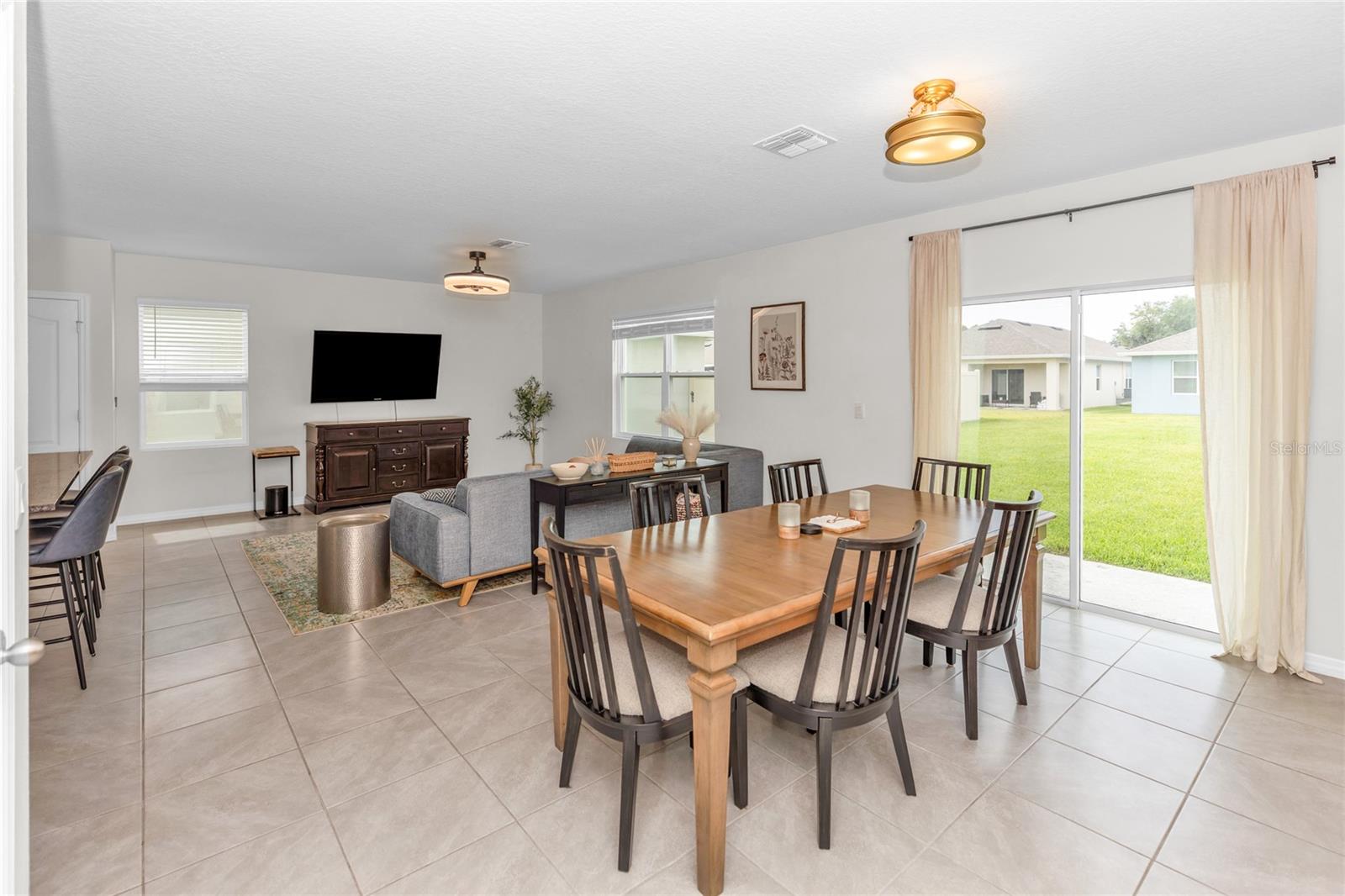 3758 SUNGROVE CIR