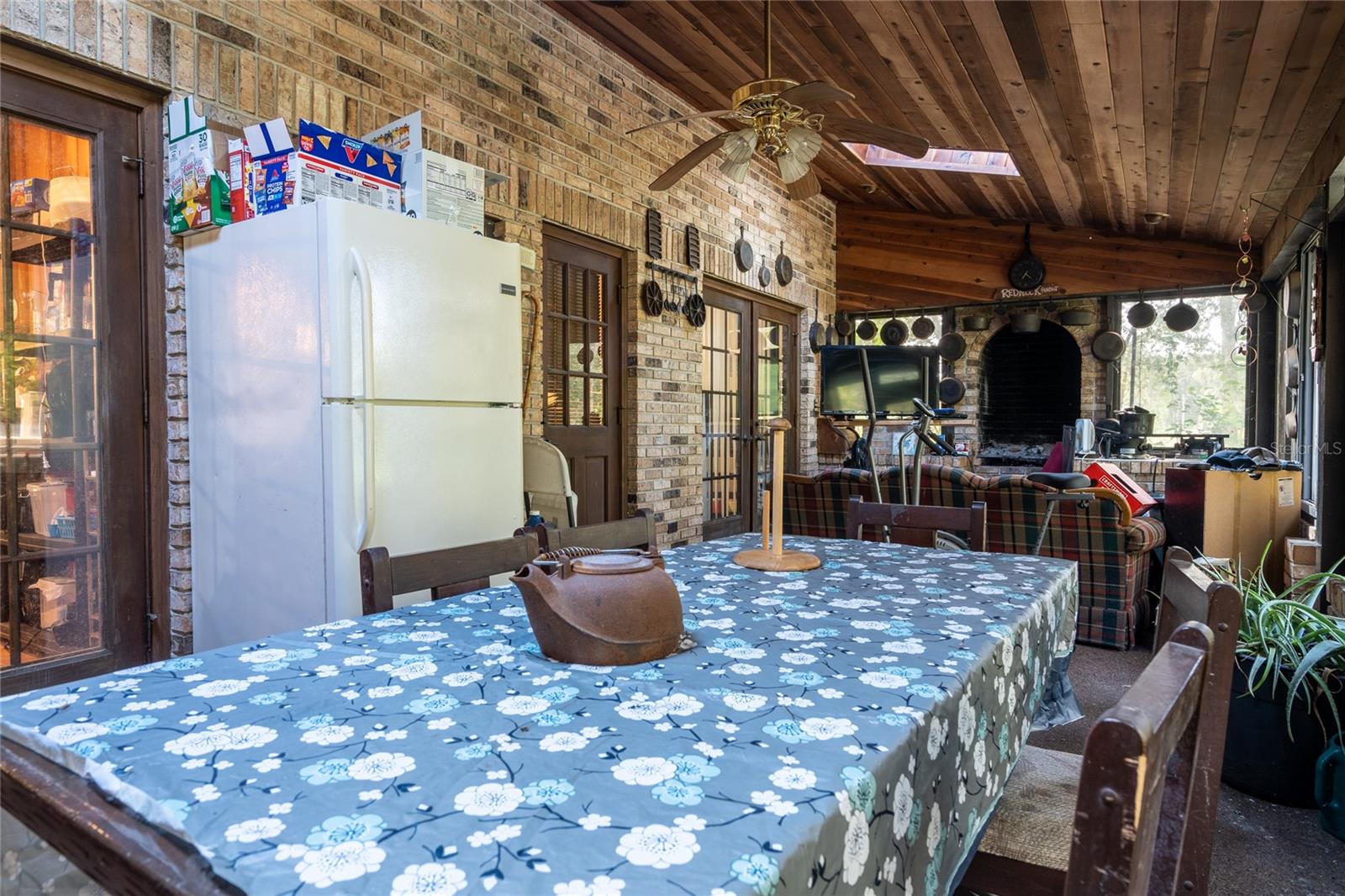 1325 N RIDGEWOOD AVE