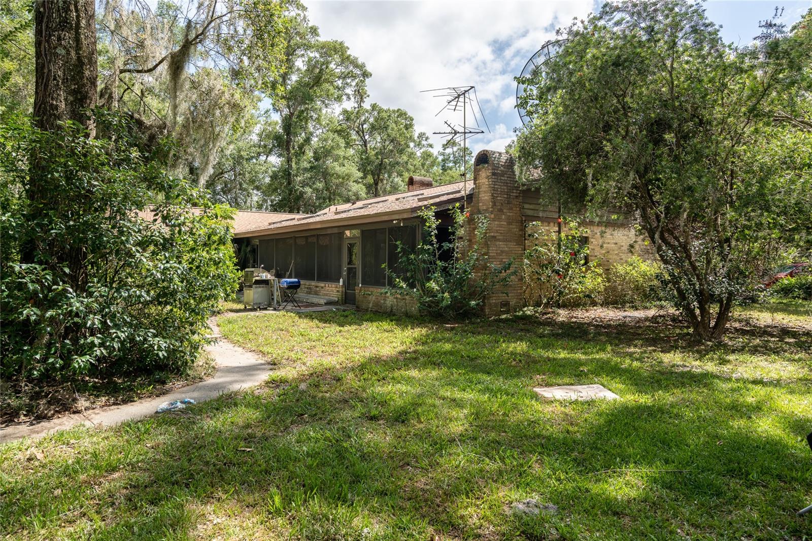 1325 N RIDGEWOOD AVE