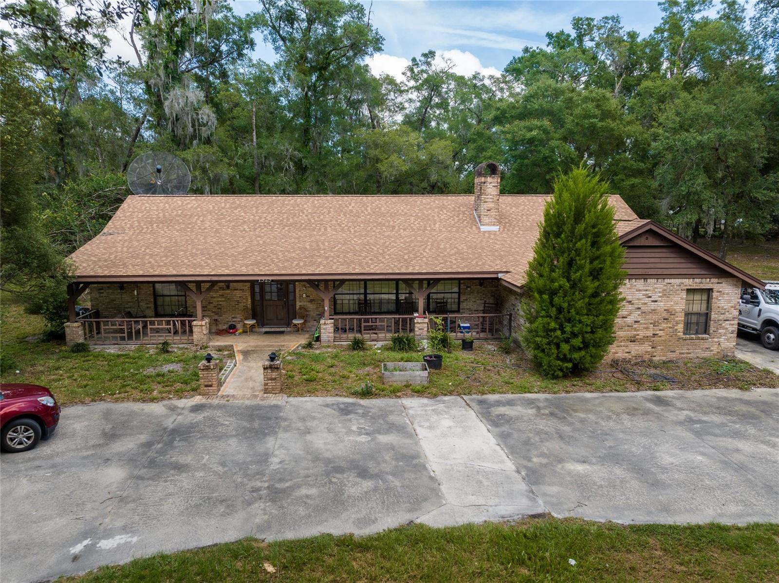 1325 N RIDGEWOOD AVE