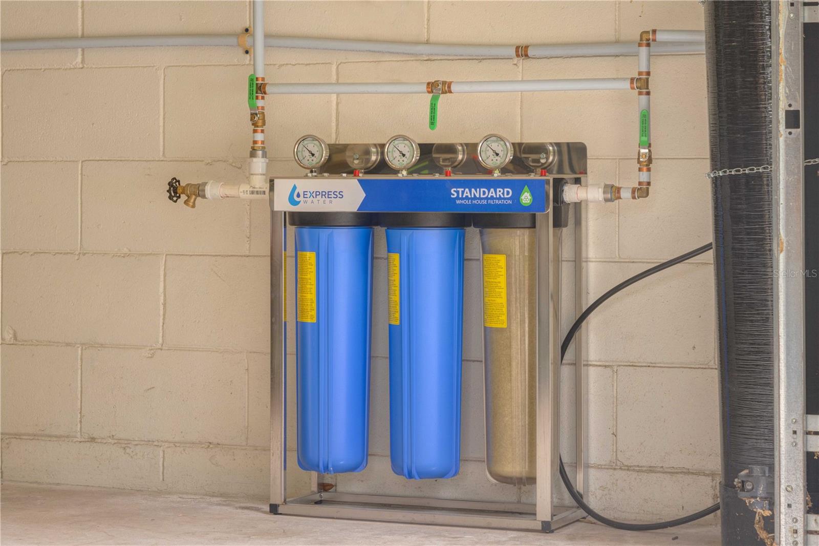 909 MERCERS FERNERY RD