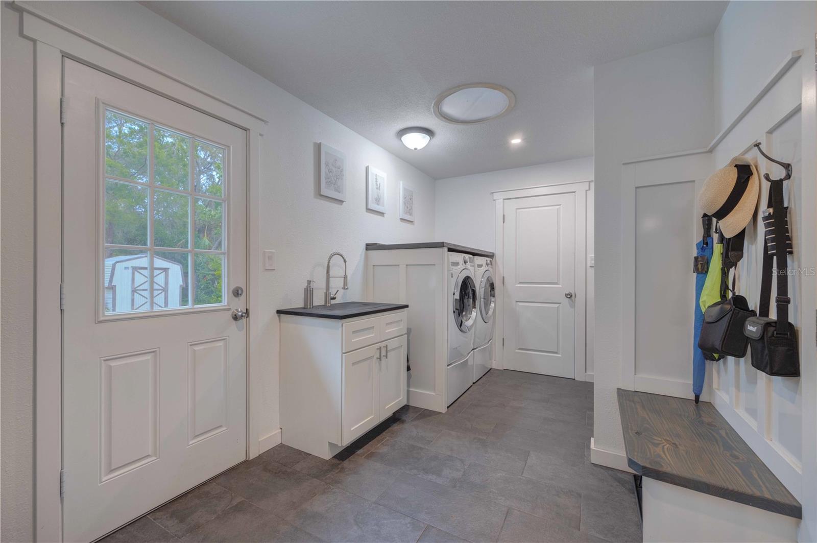 909 MERCERS FERNERY RD