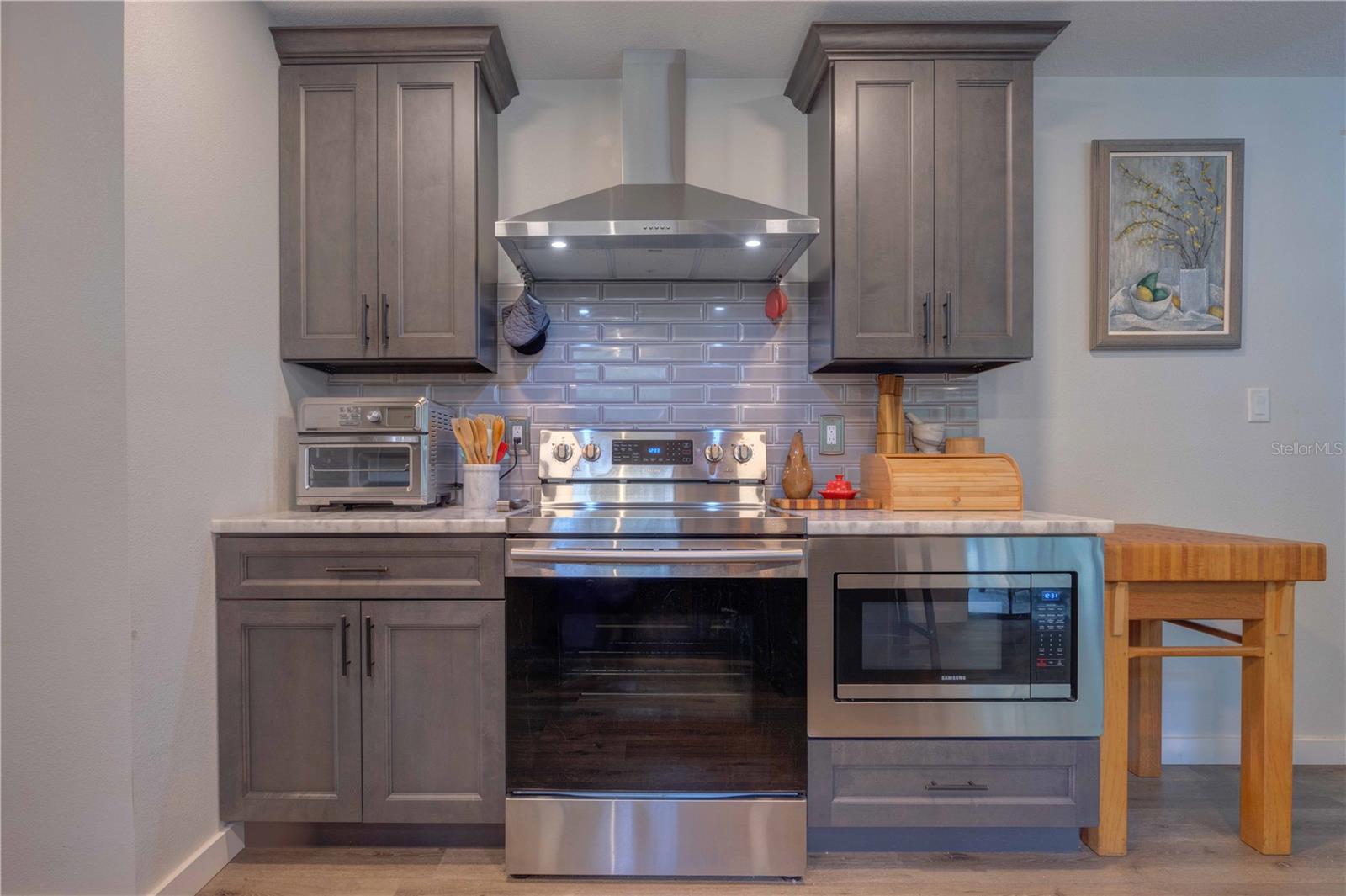 909 MERCERS FERNERY RD