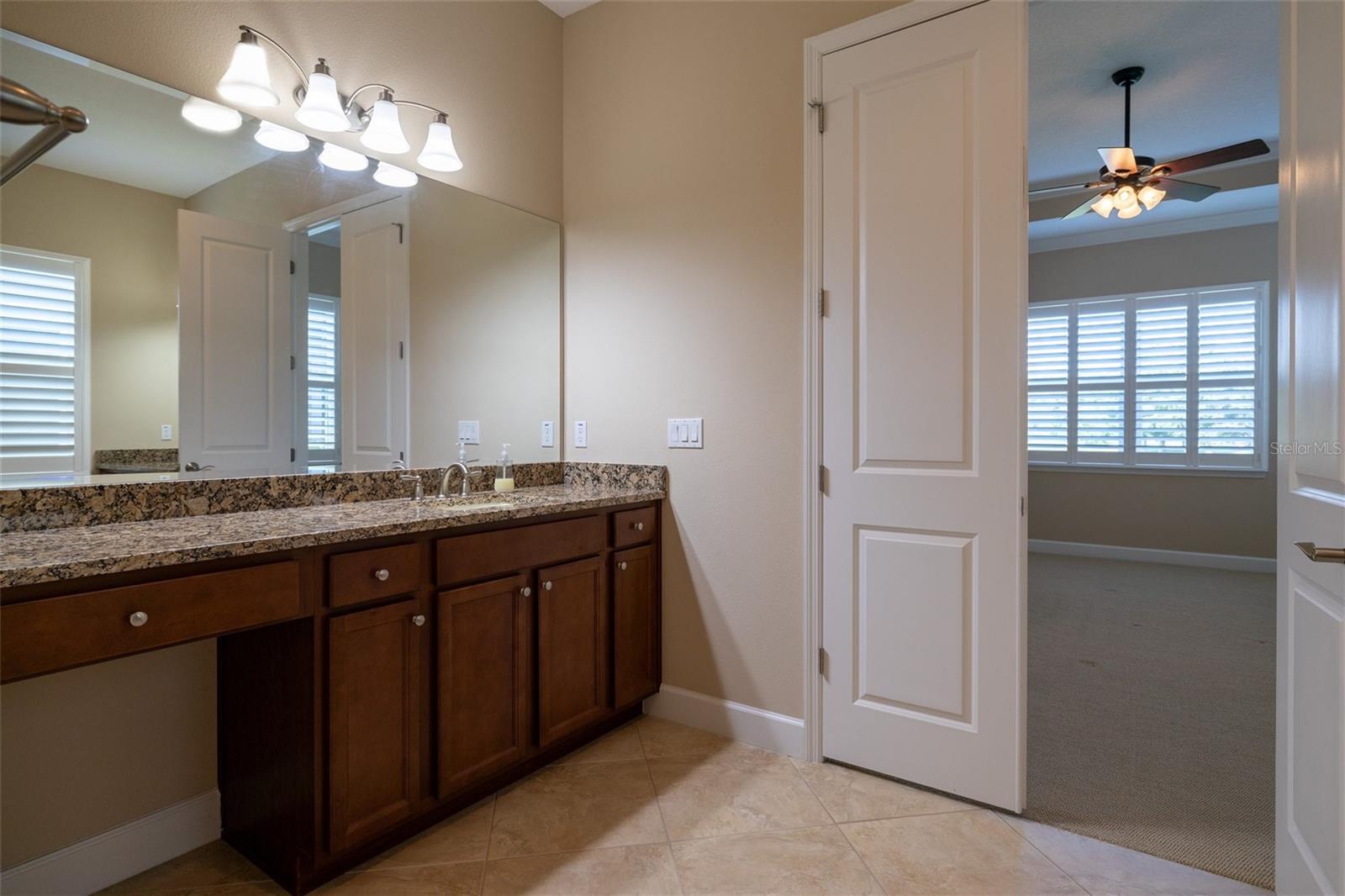 1647 VICTORIA GARDENS DR