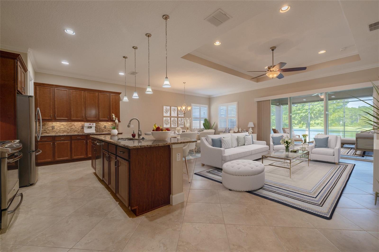 1647 VICTORIA GARDENS DR