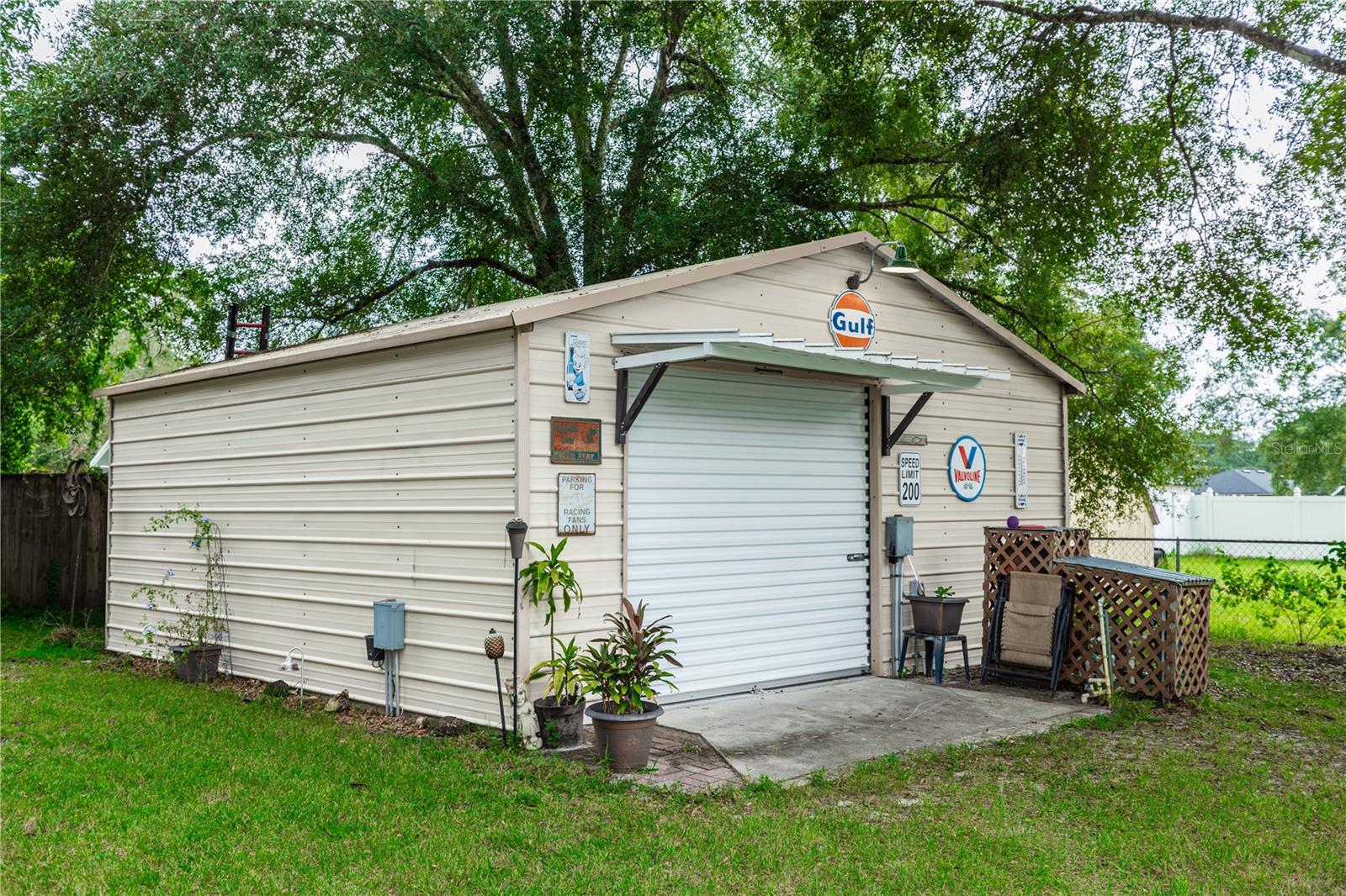 2430 W PARK RD