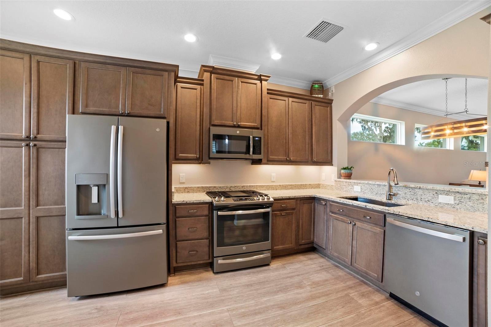 8224 BRIDGEPORT BAY CIR