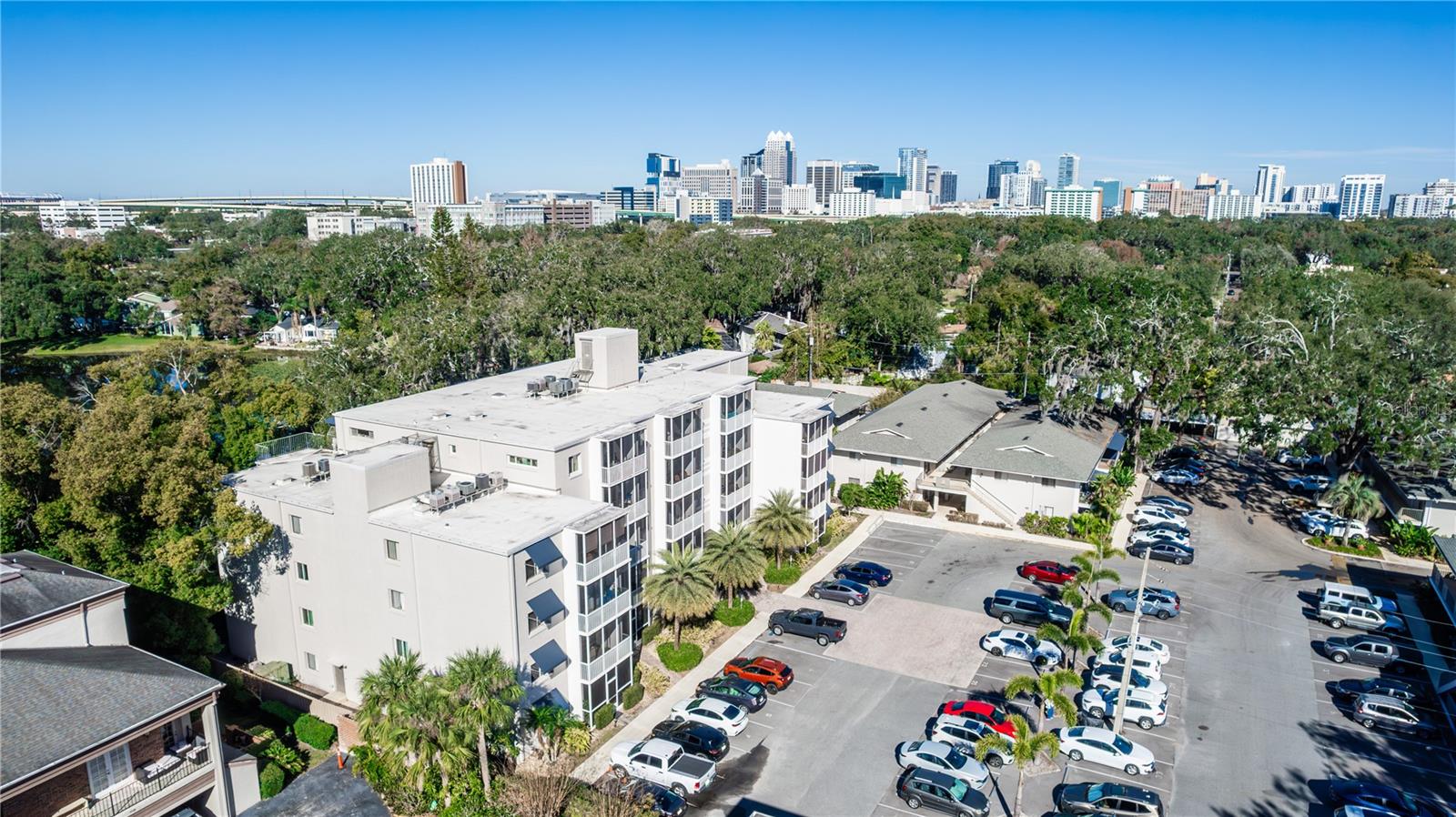 1100 DELANEY AVE #F200