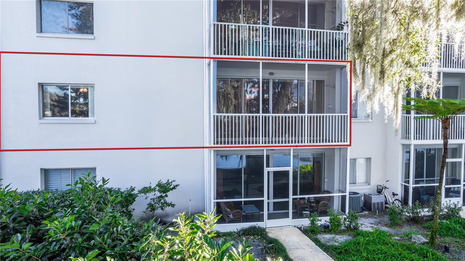 1100 DELANEY AVE #F200