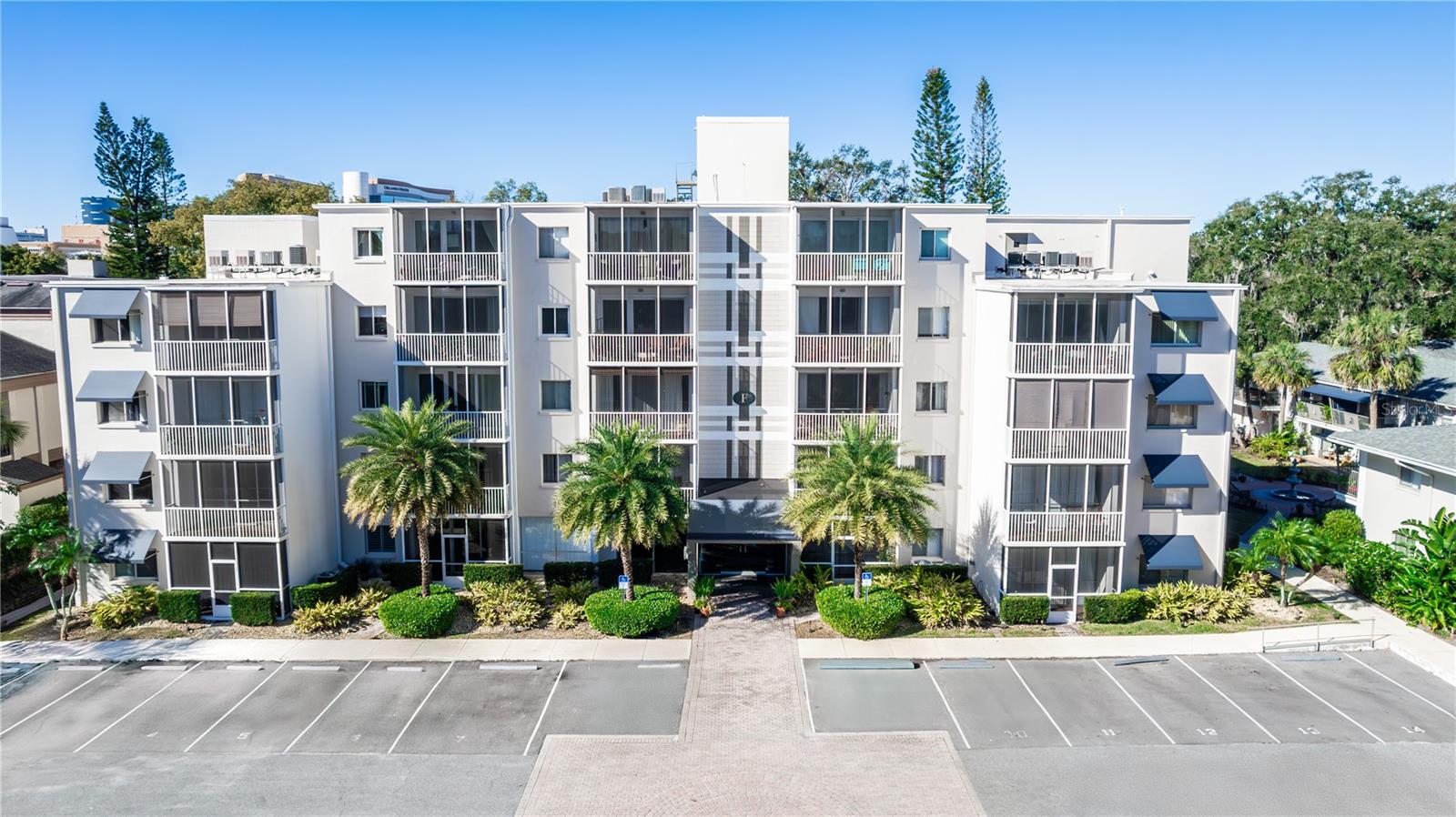 1100 DELANEY AVE #F200