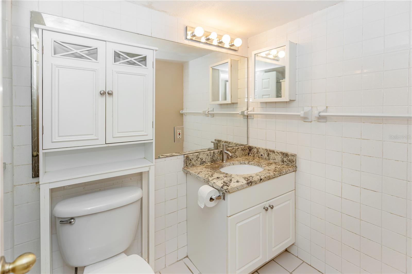 1100 DELANEY AVE #F200