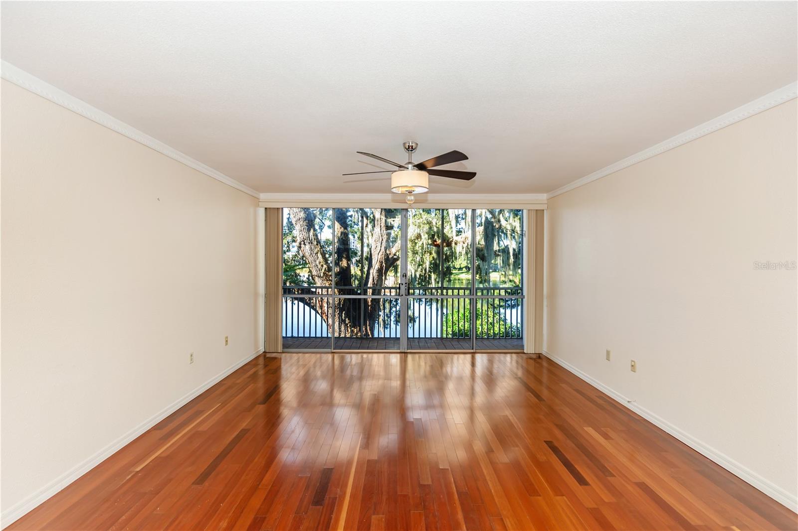 1100 DELANEY AVE #F200