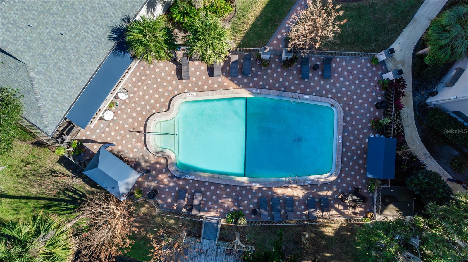 1100 DELANEY AVE #F200