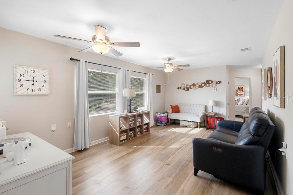 54 MAGNOLIA DR