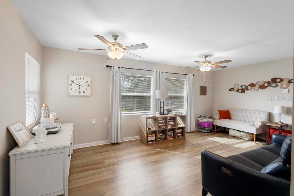 54 MAGNOLIA DR