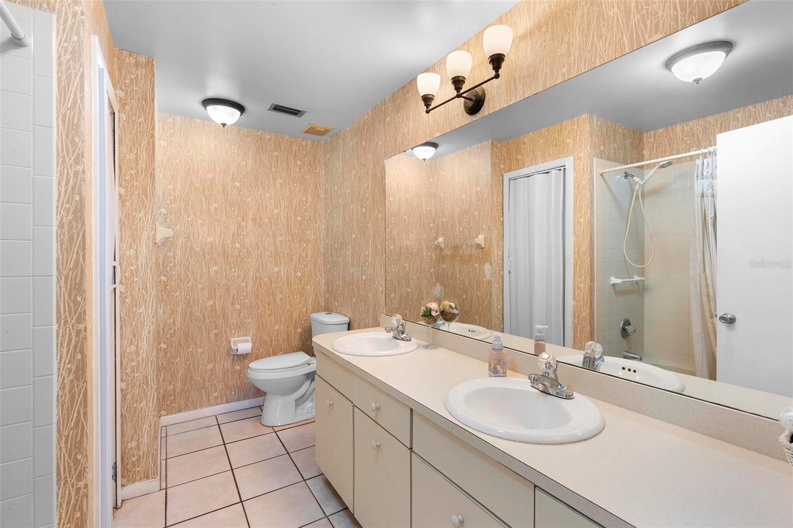 245 TERRACE HILL BLVD #1E
