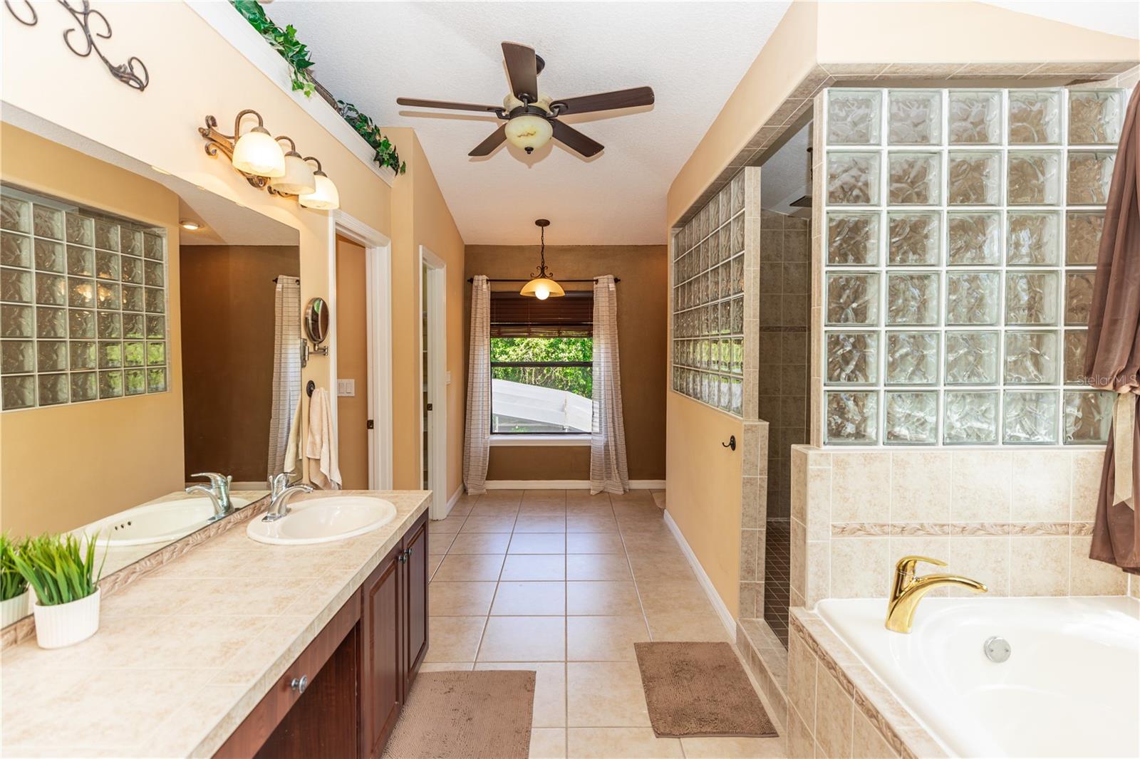 553 QUAIL LAKE DR
