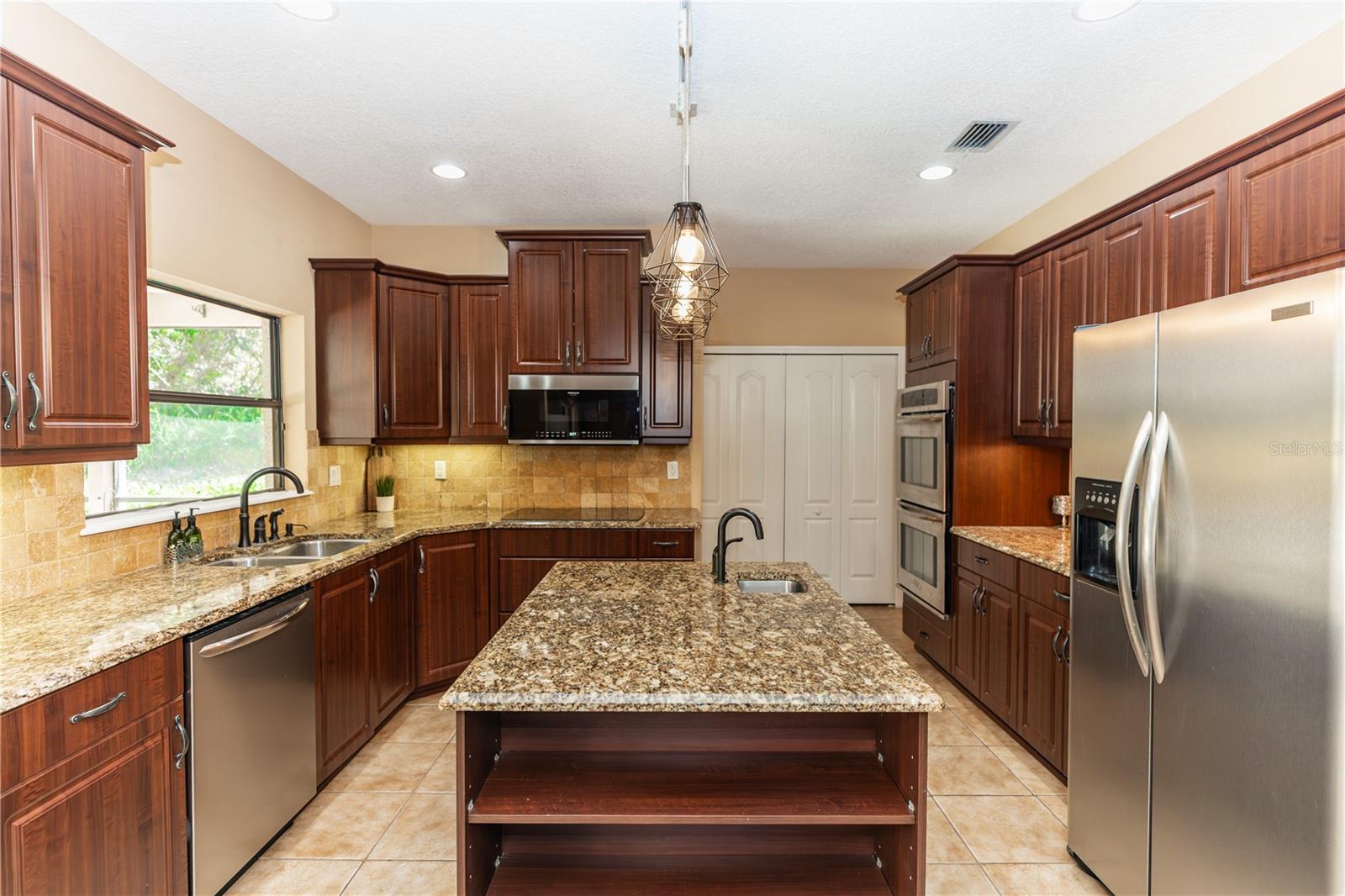553 QUAIL LAKE DR
