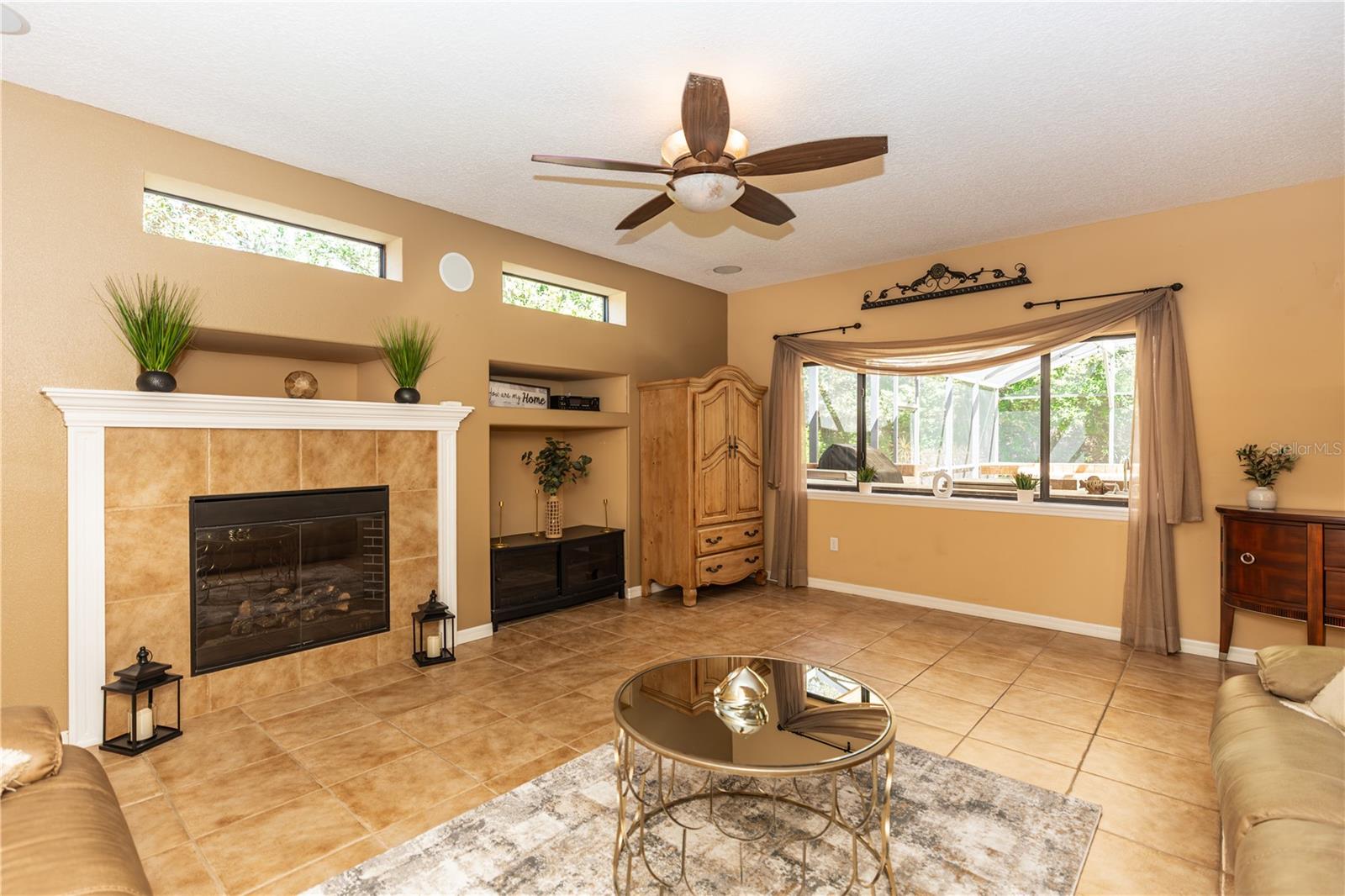 553 QUAIL LAKE DR
