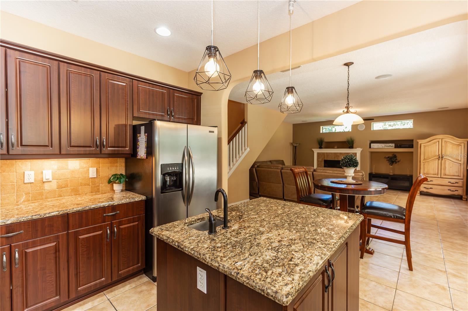 553 QUAIL LAKE DR