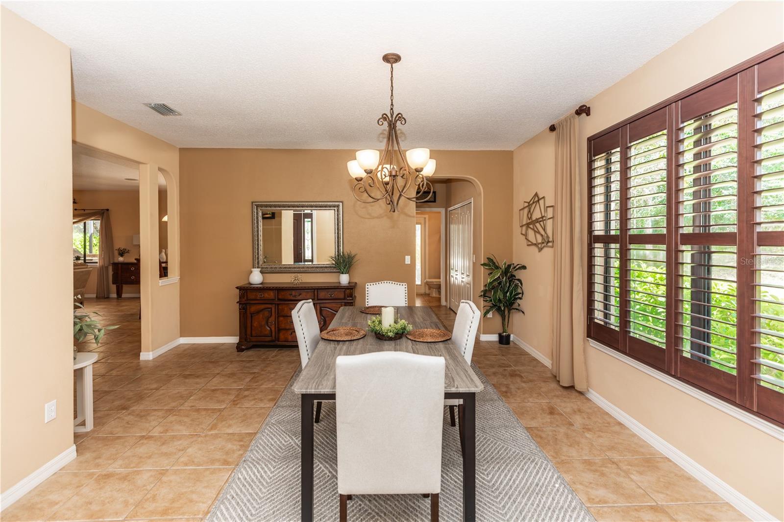 553 QUAIL LAKE DR