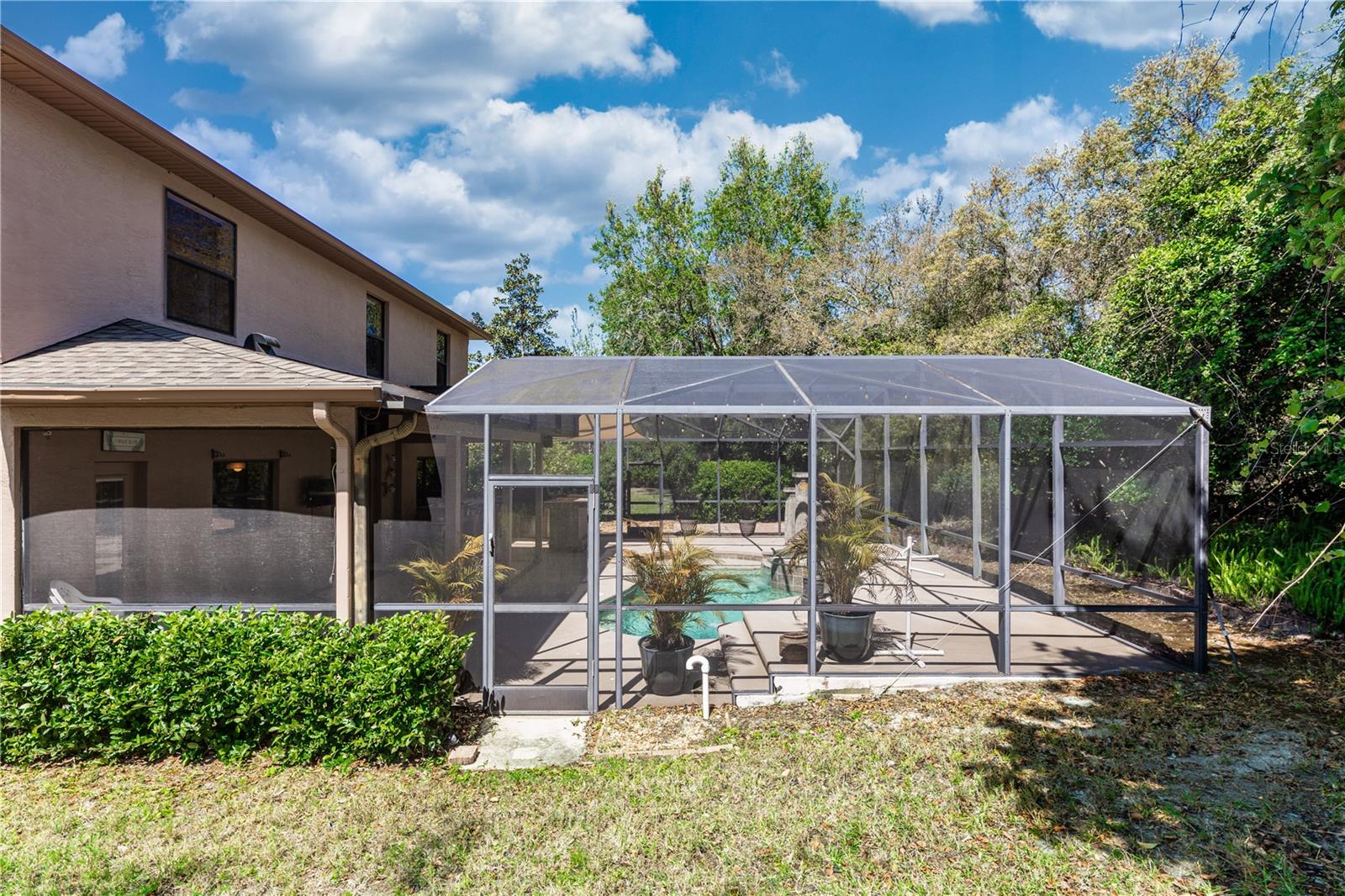 553 QUAIL LAKE DR