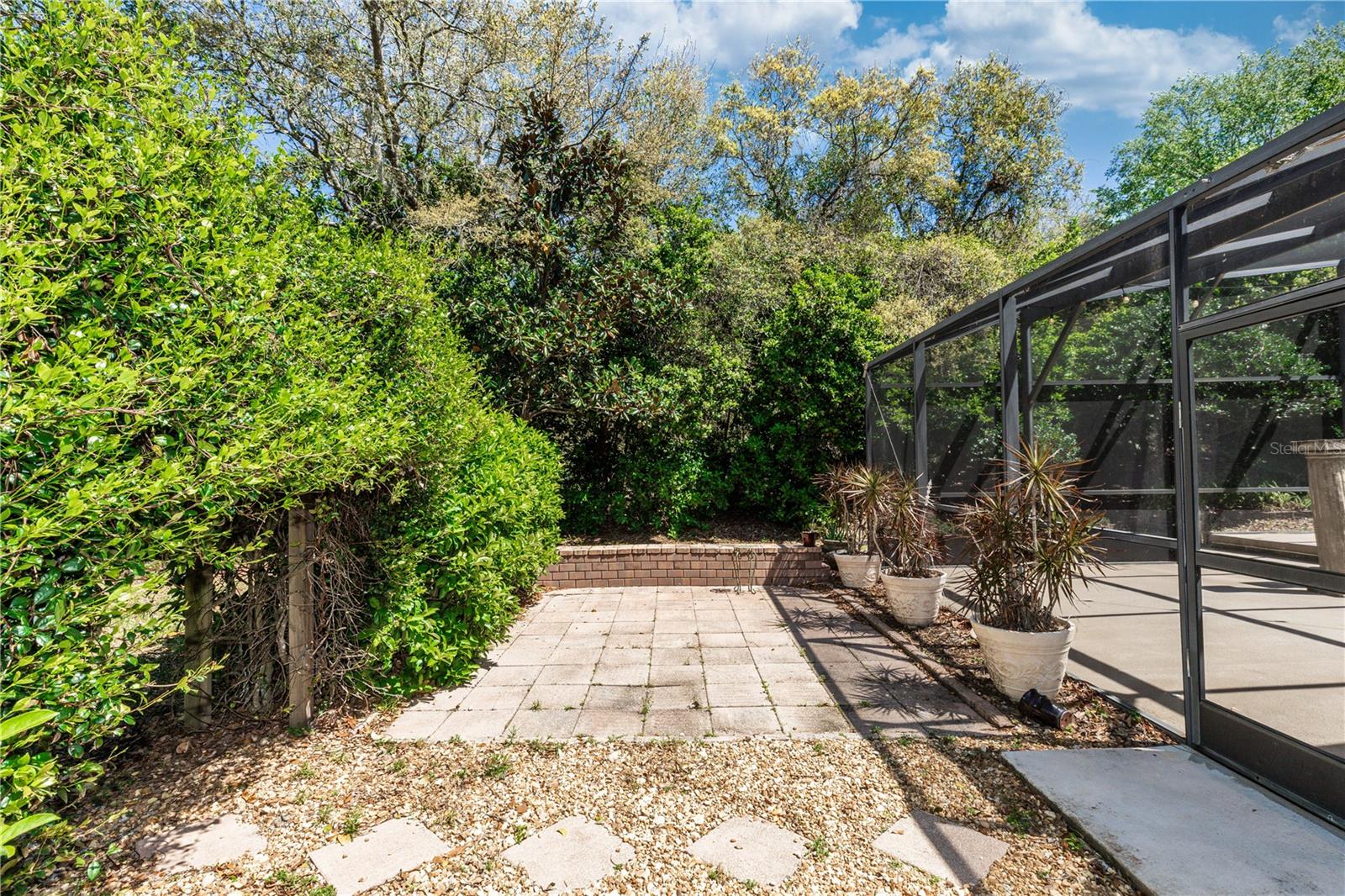 553 QUAIL LAKE DR