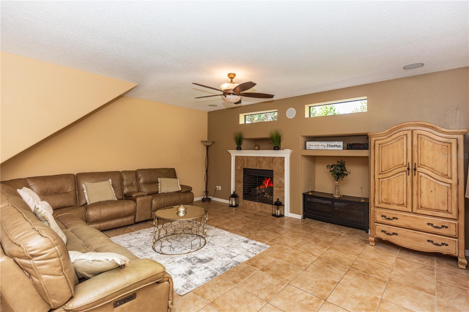 553 QUAIL LAKE DR