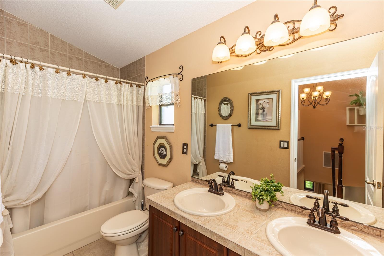 553 QUAIL LAKE DR