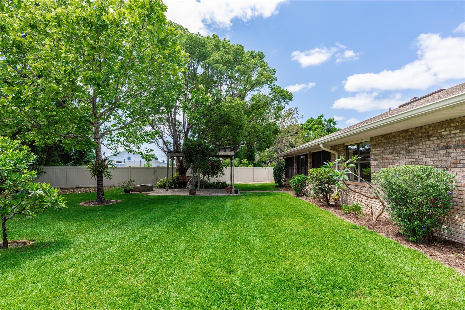 68 SPRING LAKE DR