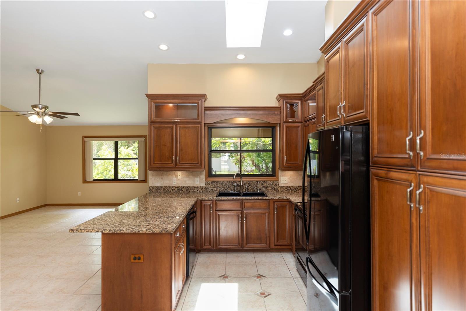 68 SPRING LAKE DR