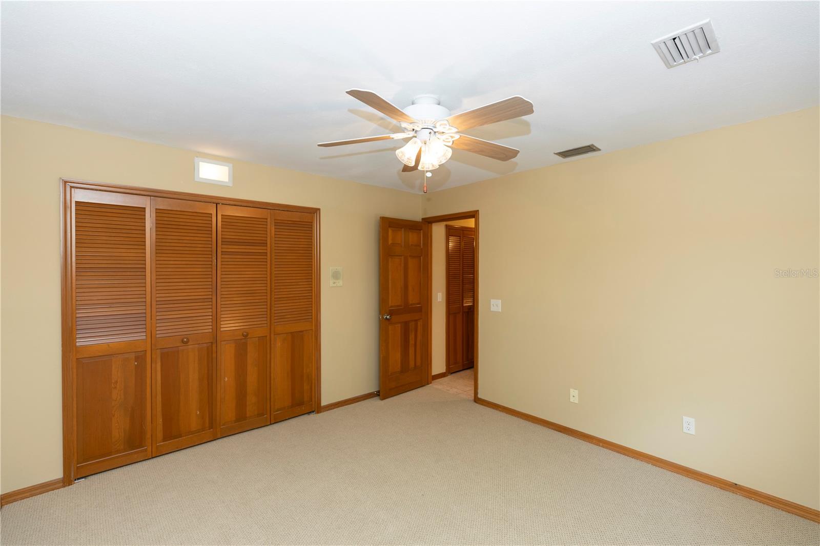68 SPRING LAKE DR