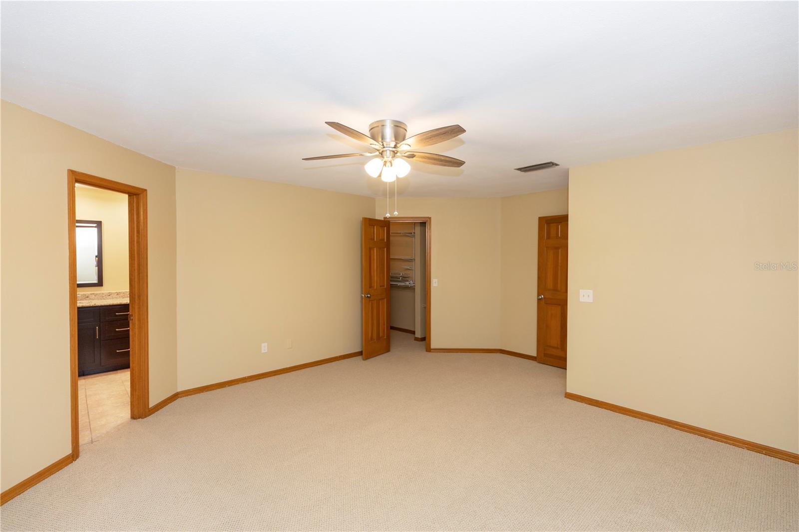 68 SPRING LAKE DR
