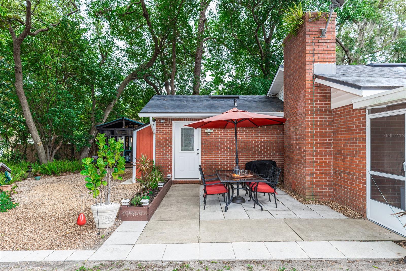 20 MONROE AVE