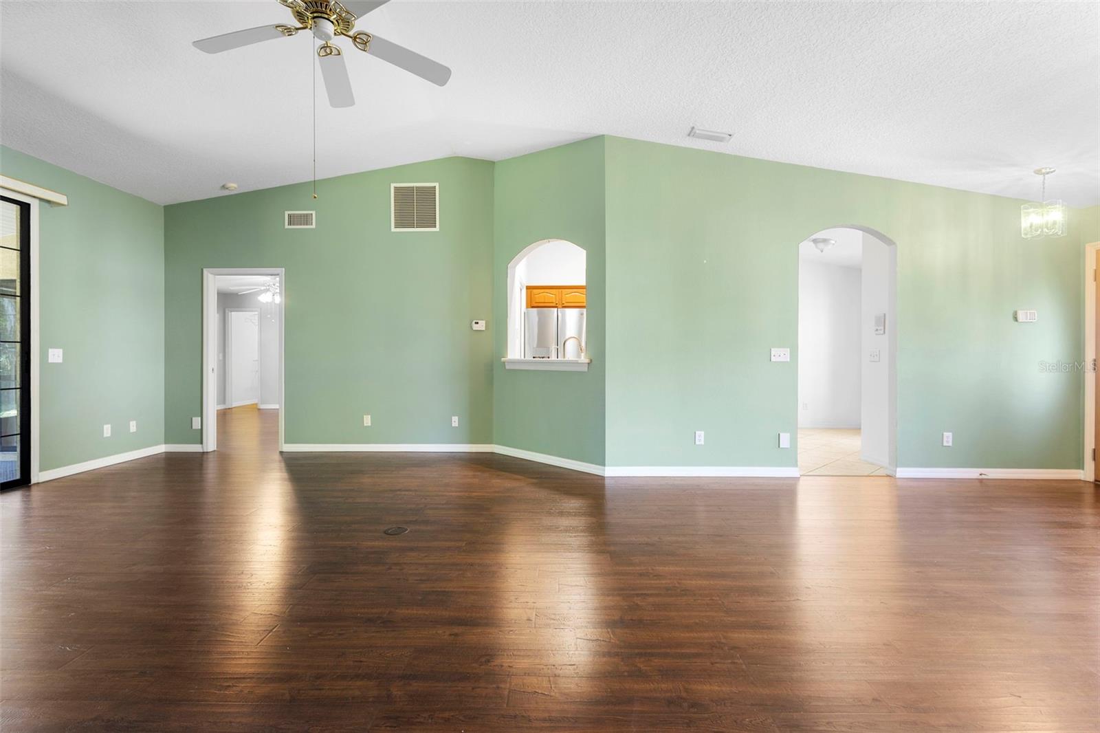 1120 W GLEN FALLS RD