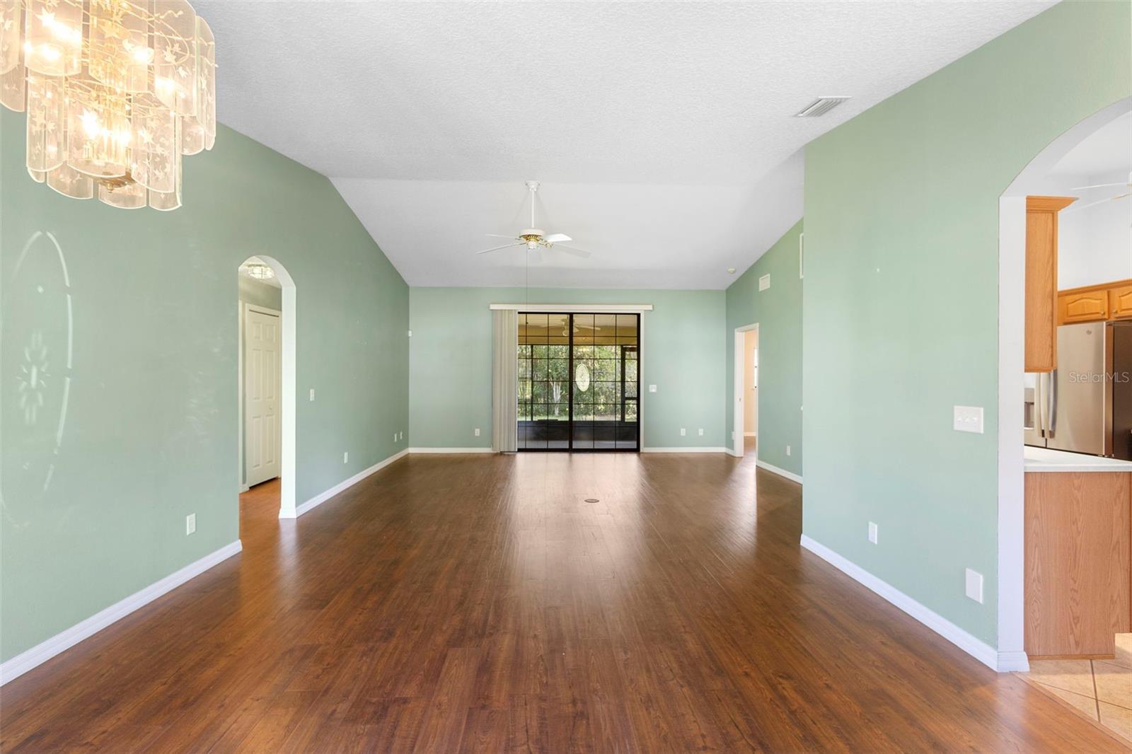 1120 W GLEN FALLS RD