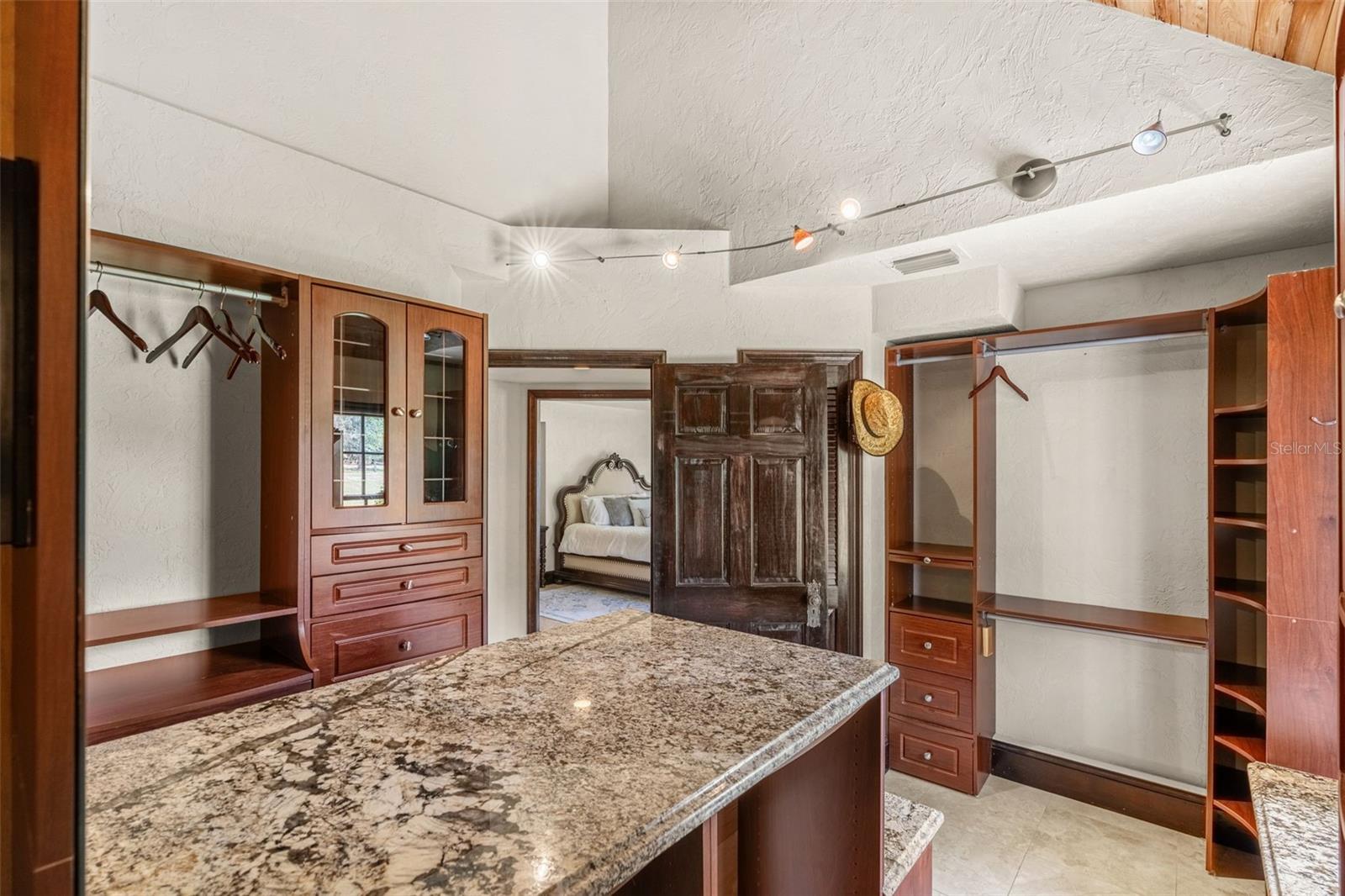 5366 N LAKE FARMS RD